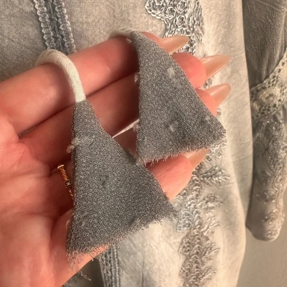 Young Threads Boho Flowy Blouse Size L - NWT - Picture 6 of 8